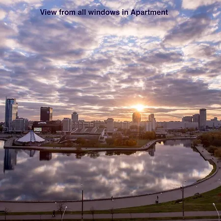 2-level Penthouse Riverview *
